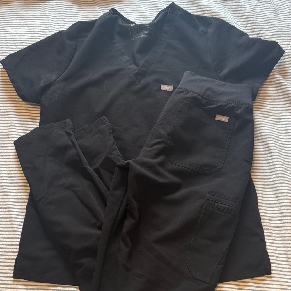 Figs Black Scrub Set